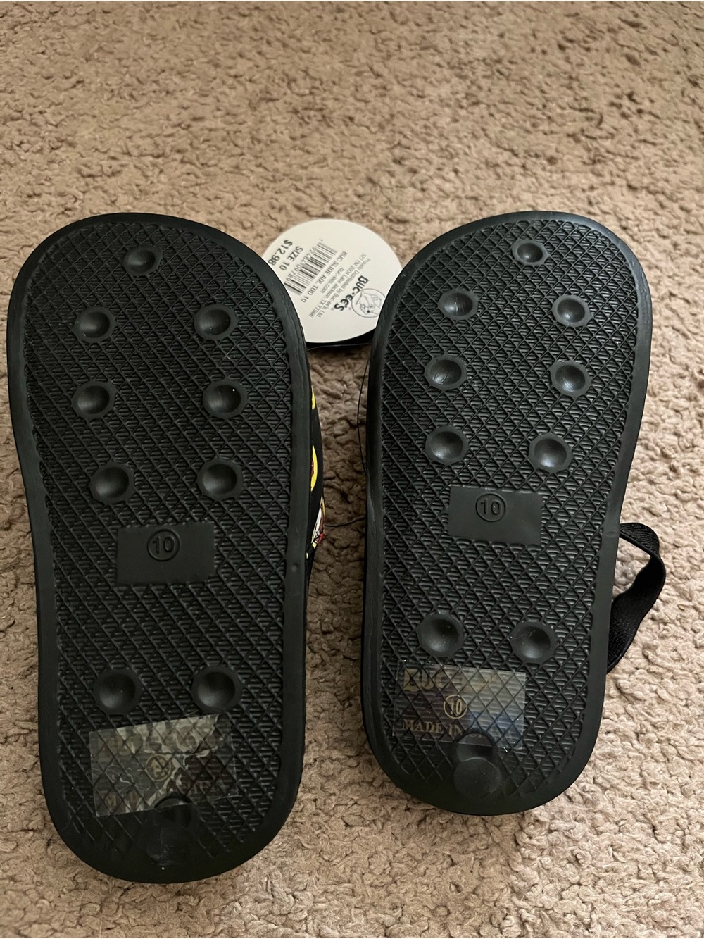 Kids Buc-ees sandals size 10 - Picture 3 of 6